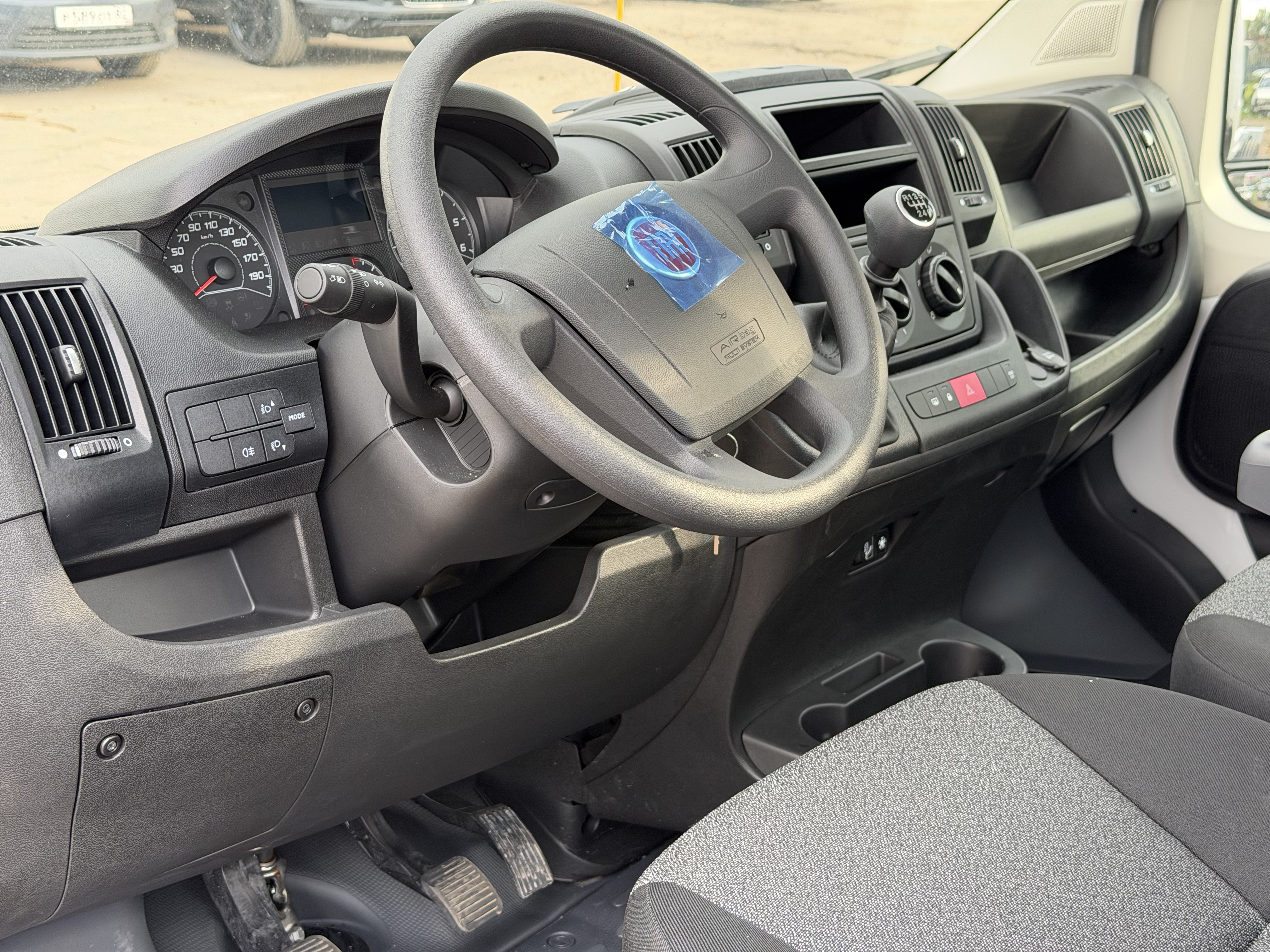 Промтоварный фургон Fiat Ducato